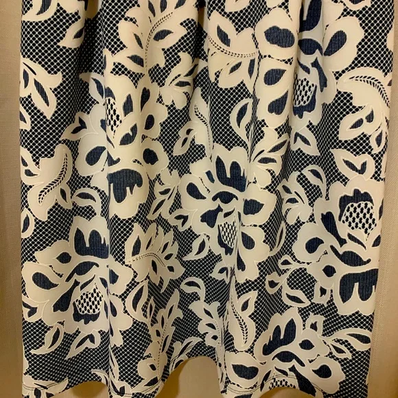 Blue white dress 💙🤍 - Picture 3 of 5